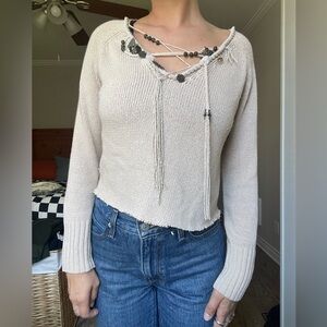 Vintage Luisa Cerano beige cropped knit sweater w/charms - size 6